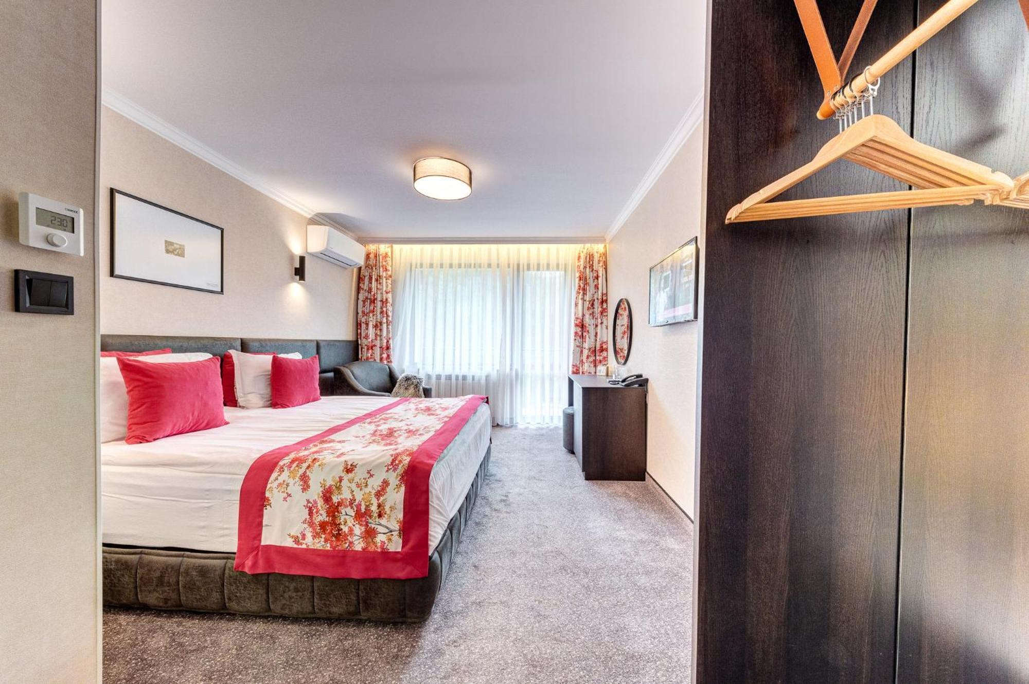 Spa Hotel Kiparis Smolyan Bagian luar foto