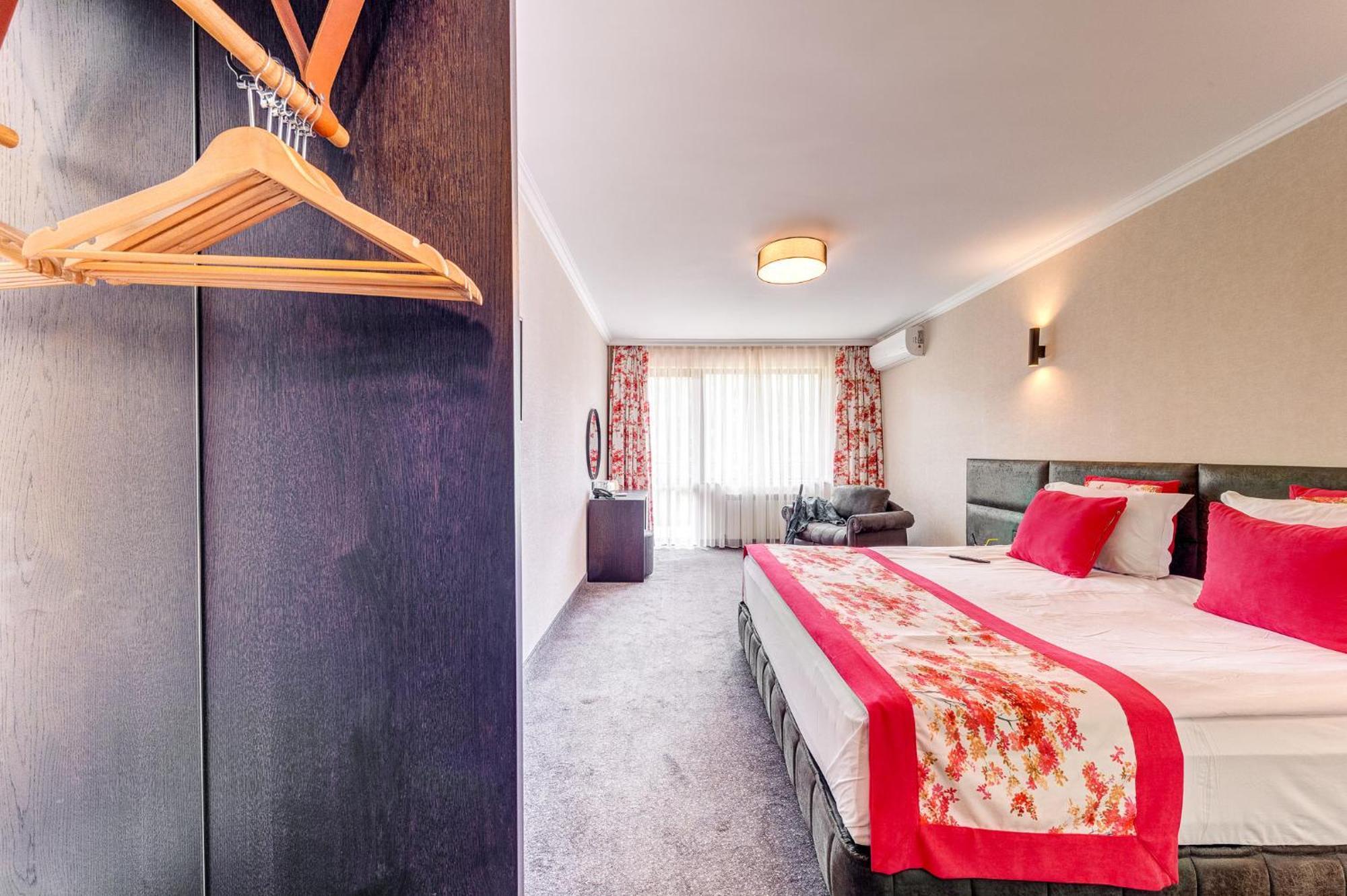 Spa Hotel Kiparis Smolyan Bagian luar foto